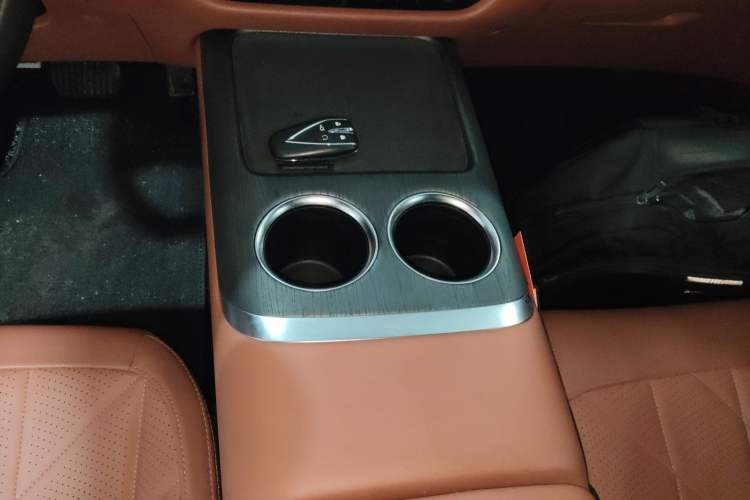 Used CHANGAN CS75 PLUS 2025 4th Generation 1.5T New Blue Whale Smart Luxury Edition Gear Lever