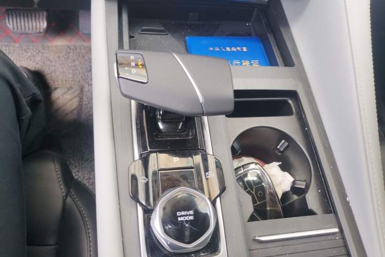 Used CHANGAN CS75 PLUS 2025 Model, 3rd Generation Champion Edition 1.5T Jinghang Version Gear Lever