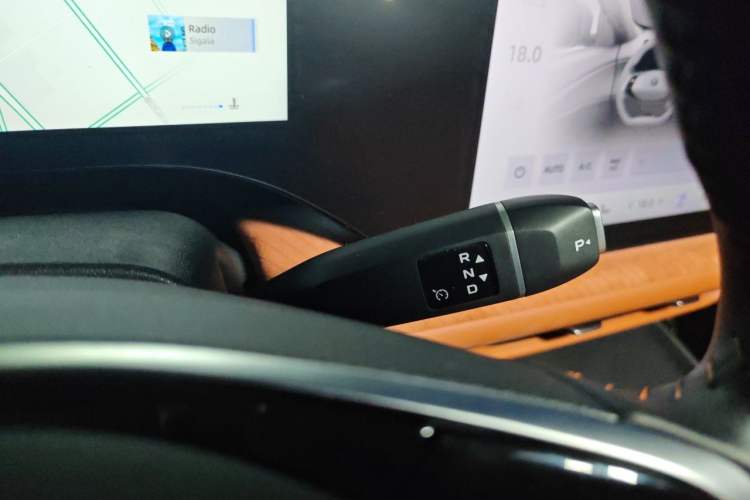 Used CHANGAN CS75 PLUS 2025 4th Generation 1.5T New Blue Whale Smart Flagship Version Gear Lever