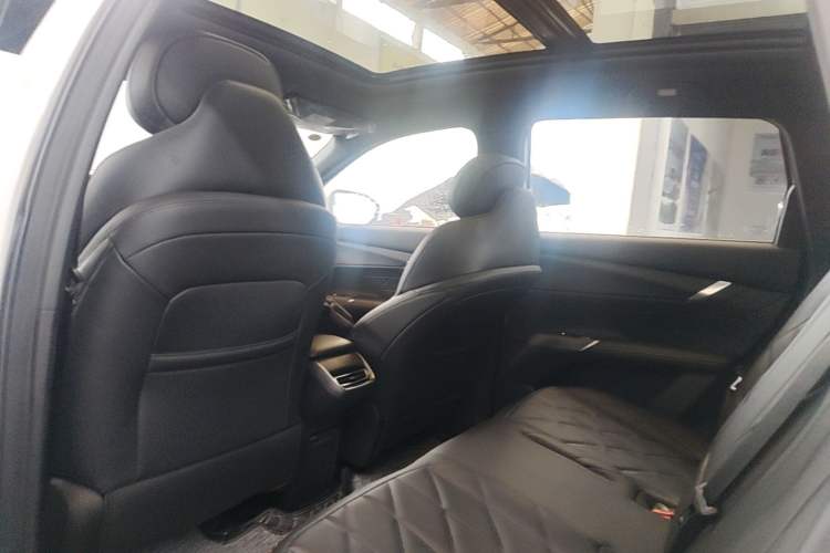 Used CHANGAN CS75 PLUS 2025 4th Generation UItra 2.0T New Blue Whale – Smart & Powerful Version Headliner
