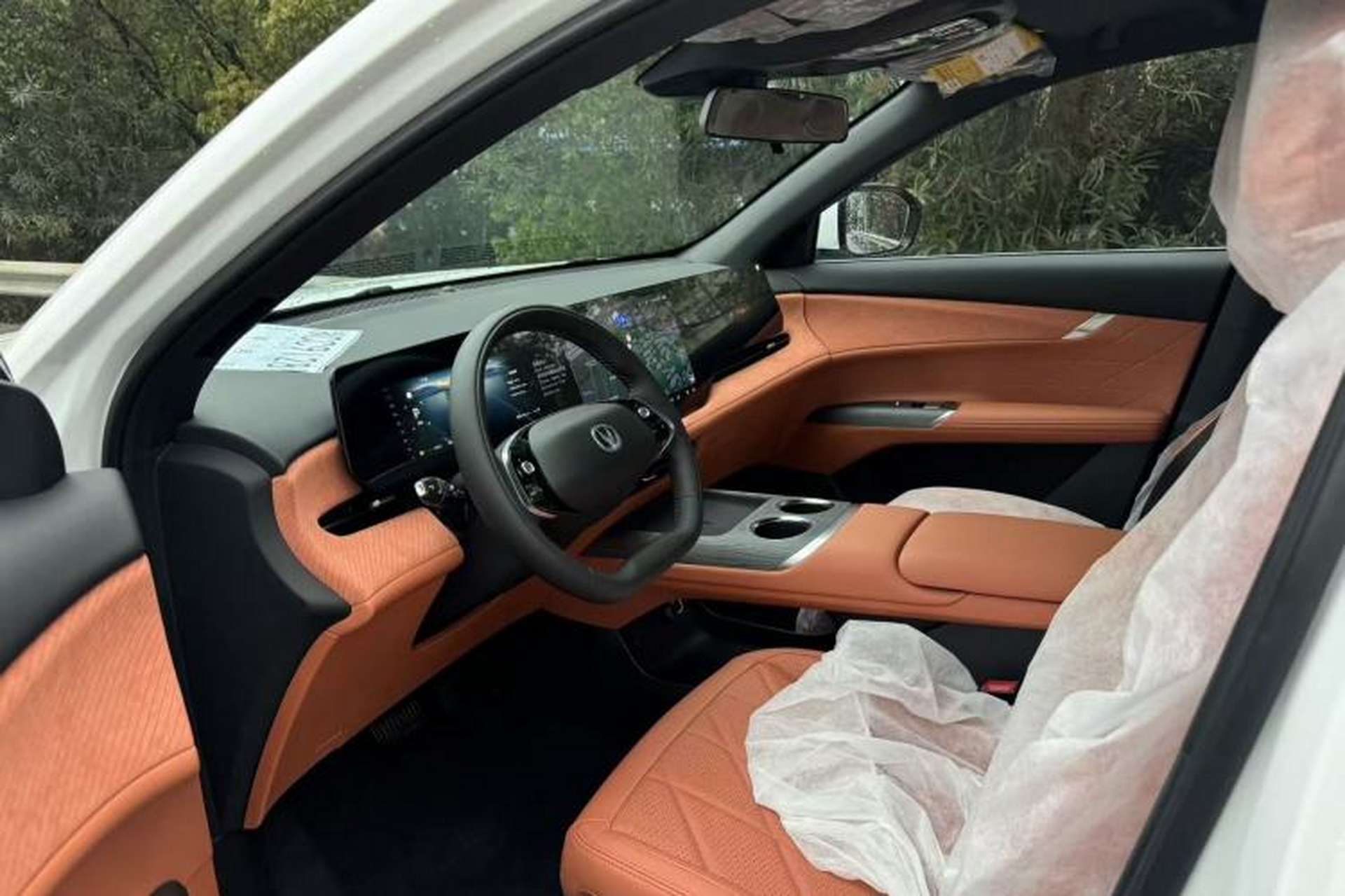 Used CHANGAN CS75 PLUS 2025 4th Generation 1.5T New Blue Whale Smart Luxury Edition Interior 1