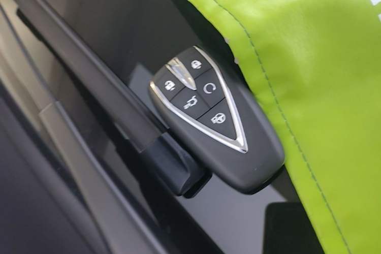Used CHANGAN CS75 PLUS 2025 4th Generation 1.5T New Blue Whale Smart Flagship Version Interior 1