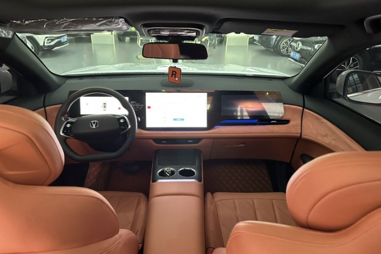Used CHANGAN CS75 PLUS 2025 4th Generation 1.5T New Blue Whale Smart Flagship Version Interior 1