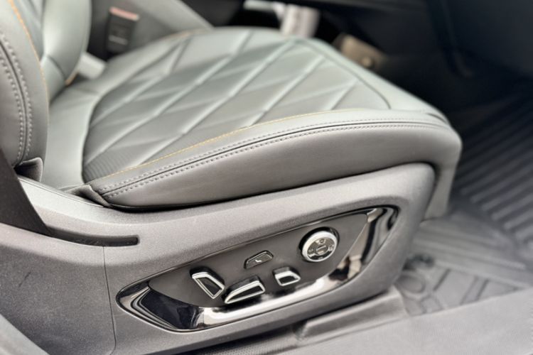 Used CHANGAN CS75 PLUS 2025 4th Generation UItra 2.0T New Blue Whale Smart Intelligent Powertrain Version Interior 10