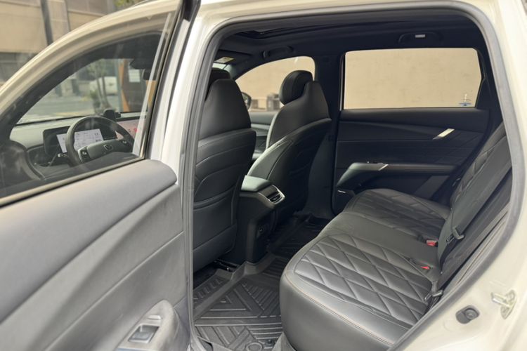 Used CHANGAN CS75 PLUS 2025 4th Generation UItra 2.0T New Blue Whale Smart Intelligent Powertrain Version Interior 11