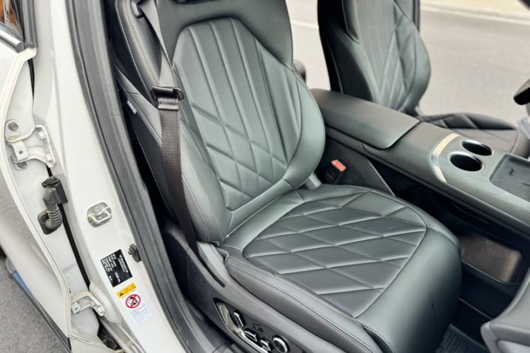 Used CHANGAN CS75 PLUS 2025 4th Generation UItra 2.0T New Blue Whale Smart Intelligent Powertrain Version Interior 3