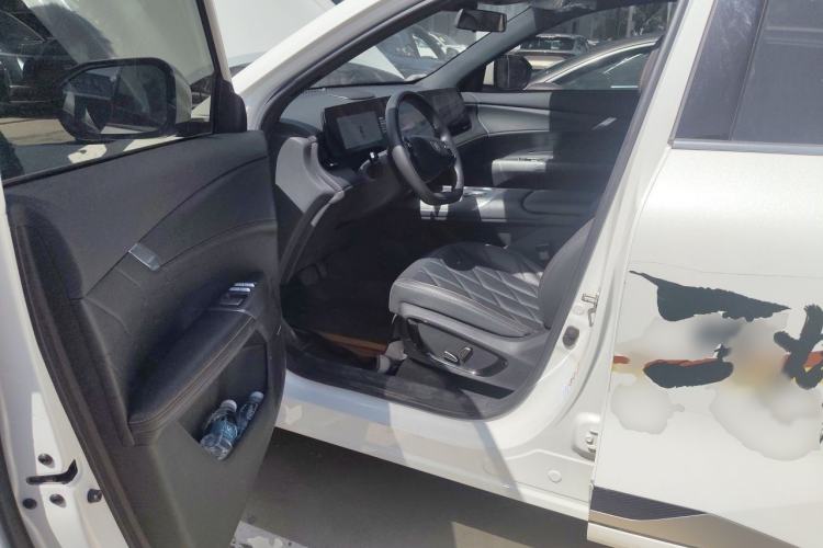 Used CHANGAN CS75 PLUS 2025 4th Generation UItra 2.0T New Blue Whale Engine – Cloud Edition Interior 3