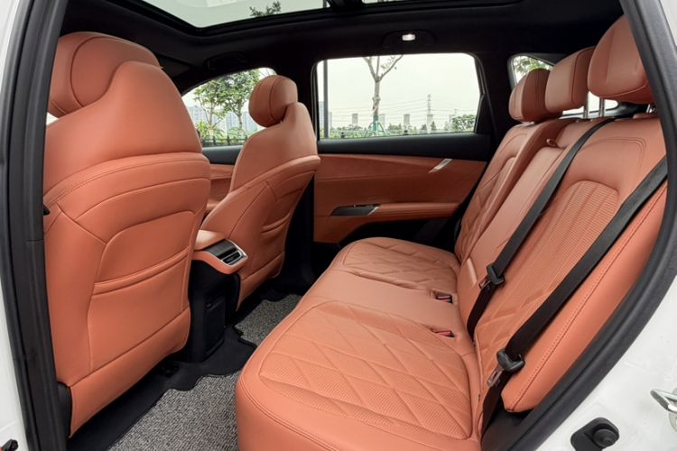 Used CHANGAN CS75 PLUS 2025 4th Generation 1.5T New Blue Whale Smart Luxury Edition Interior 6