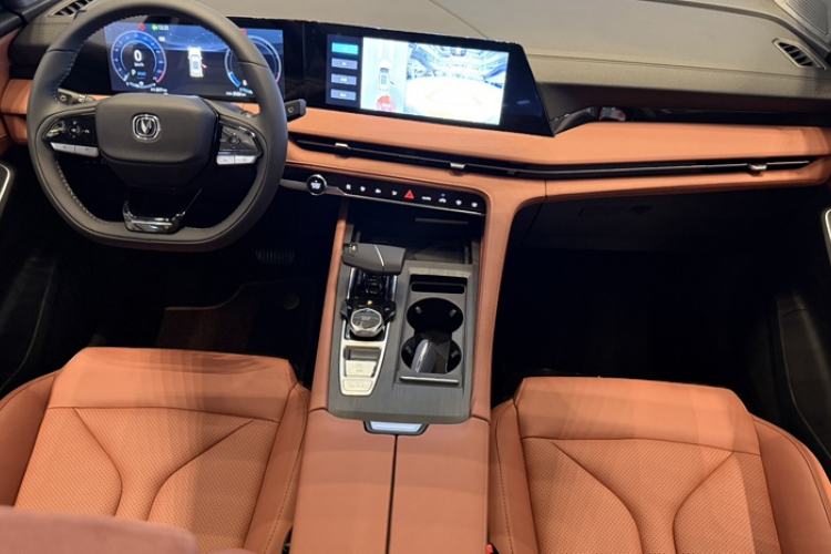 Used CHANGAN CS75 PLUS 2025 Model, 3rd Generation Champion Edition 1.5T Jinghang Version Interior 7