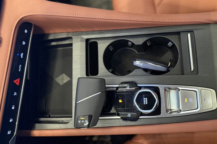 Used CHANGAN CS75 PLUS 2025 Model, 3rd Generation Champion Edition 1.5T Jinghang Version Interior 8