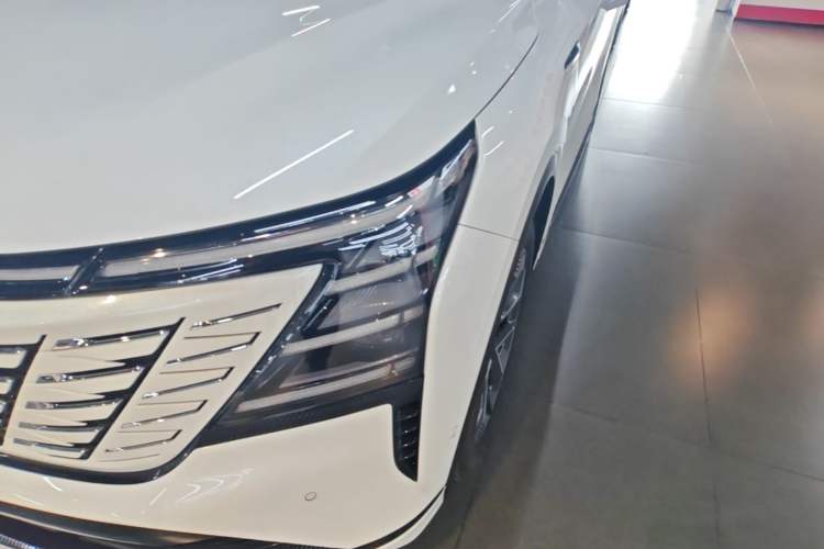 Used CHANGAN CS75 PLUS 2025 4th Generation 1.5T New Blue Whale Smart Flagship Version Left Front Headlight