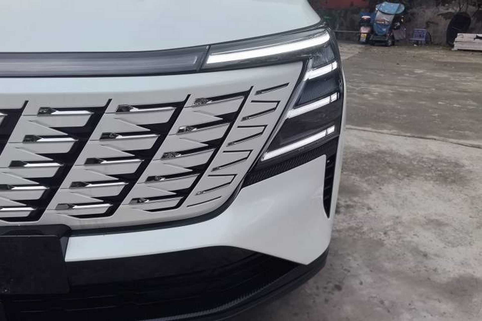Used CHANGAN CS75 PLUS 2025 Model, 4th Generation 1.5T New Blue Whale Smart Excellence Version Left Front Headlight