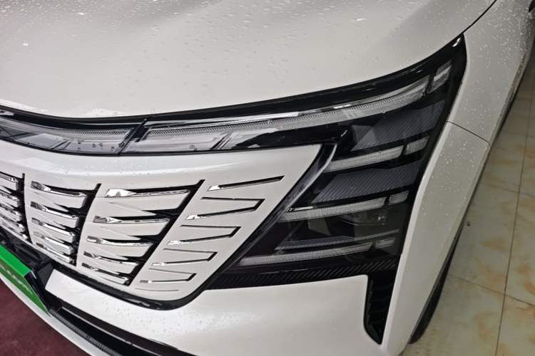 Used CHANGAN CS75 PLUS 2025 4th Generation 1.5T New Blue Whale Smart Luxury Edition Left Front Headlight