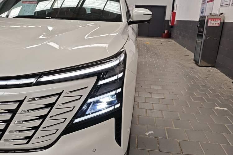 Used CHANGAN CS75 PLUS 2025 4th Generation UItra 2.0T New Blue Whale Smart Intelligent Powertrain Version Left Front Headlight