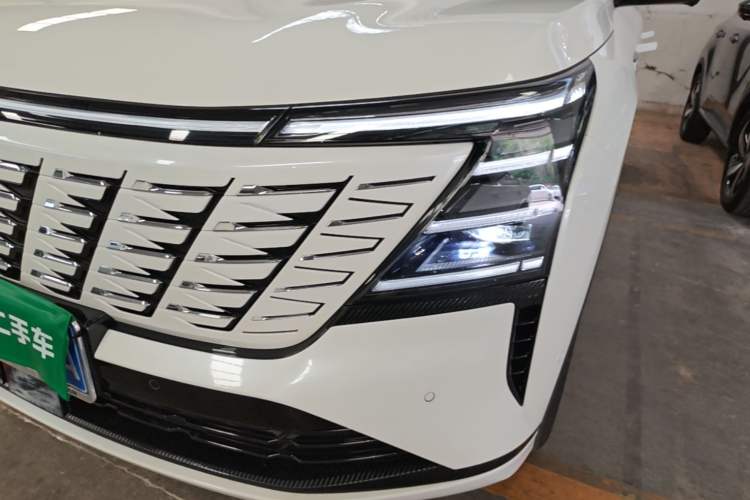 Used CHANGAN CS75 PLUS 2025 4th Generation UItra 2.0T New Blue Whale Engine – Cloud Edition Left Front Headlight