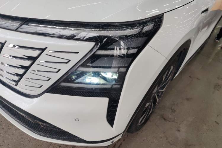 Used CHANGAN CS75 PLUS 2025 4th Generation UItra 2.0T New Blue Whale Smart Intelligent Powertrain Version Left Front Headlight