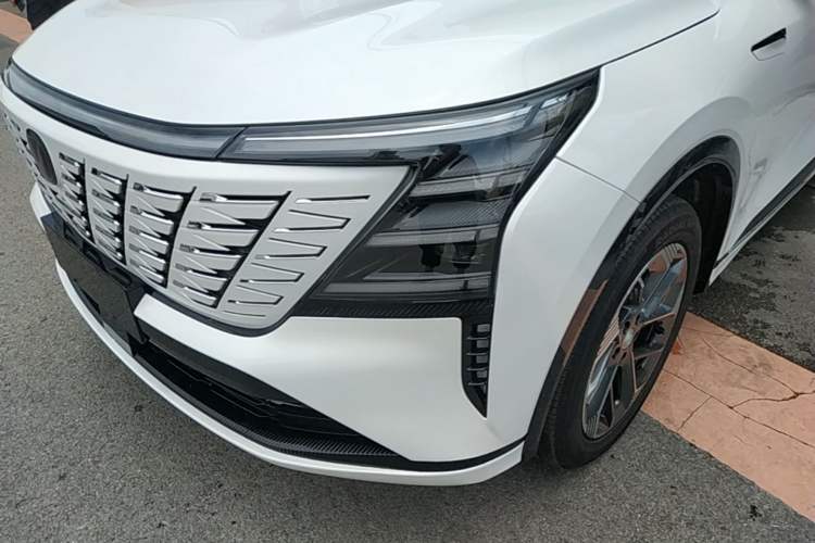 Used CHANGAN CS75 PLUS 2025 4th Generation 1.5T New Blue Whale Smart Luxury Edition Left Front Headlight