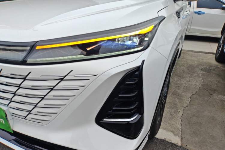 Used CHANGAN CS75 PLUS 2025 Model, 3rd Generation Champion Edition 1.5T Jinghang Version Left Front Headlight