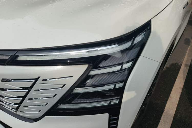 Used CHANGAN CS75 PLUS 2025 4th Generation 1.5T New Blue Whale Smart Flagship Version Left Front Headlight