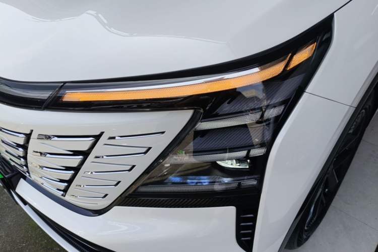 Used CHANGAN CS75 PLUS 2025 4th Generation 1.5T New Blue Whale Smart Luxury Edition Left Front Headlight