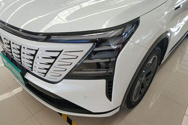 Used CHANGAN CS75 PLUS 2025 4th Generation 1.5T New Blue Whale Smart Flagship Version Left Front Headlight
