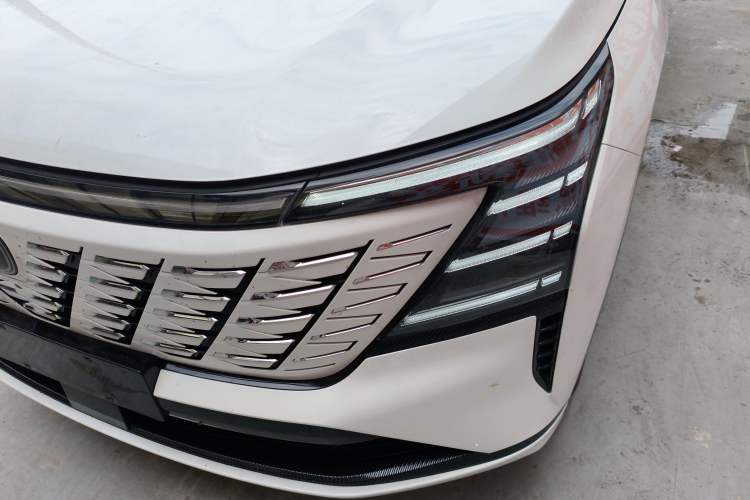 Used CHANGAN CS75 PLUS 2025 4th Generation 1.5T New Blue Whale Smart Luxury Edition Left Front Headlight