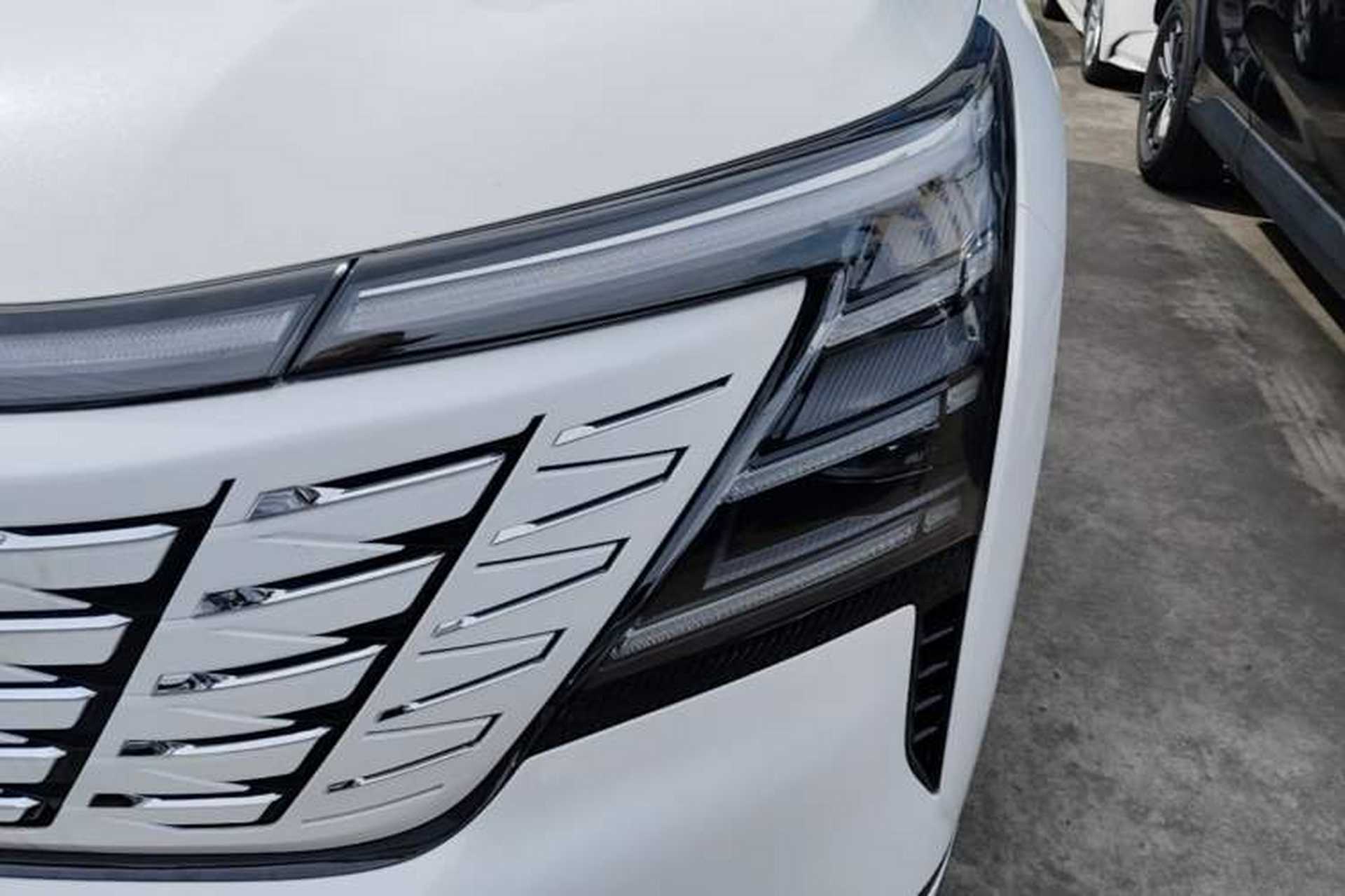 Used CHANGAN CS75 PLUS 2025 4th Generation 1.5T New Blue Whale Smart Luxury Edition Left Front Headlight