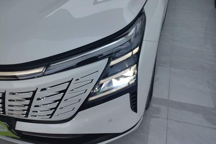 Used CHANGAN CS75 PLUS 2025 4th Generation 1.5T New Blue Whale Smart Flagship Version Left Front Headlight