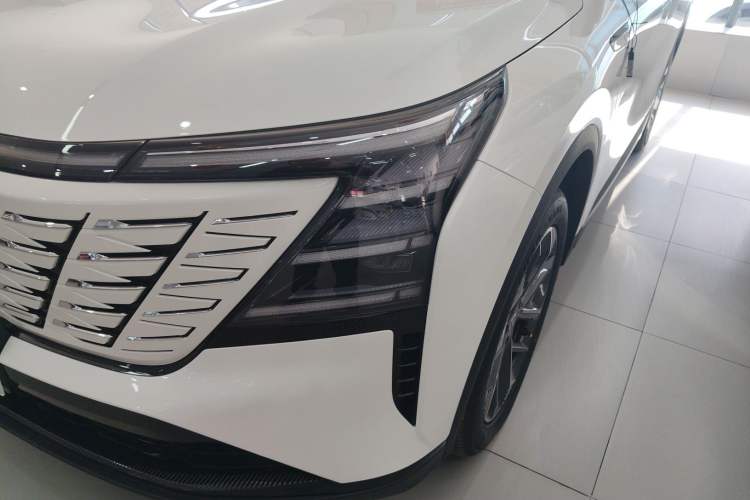 Used CHANGAN CS75 PLUS 2025 Model, 4th Generation 1.5T New Blue Whale Smart Excellence Version Left Front Headlight