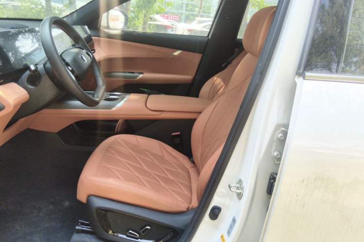Used CHANGAN CS75 PLUS 2025 4th Generation UItra 2.0T New Blue Whale Smart Intelligent Powertrain Version Left Front Seat