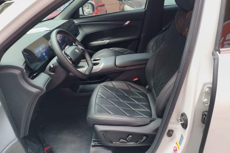 Used CHANGAN CS75 PLUS 2025 4th Generation 1.5T New Blue Whale Smart Luxury Edition Left Front Seat