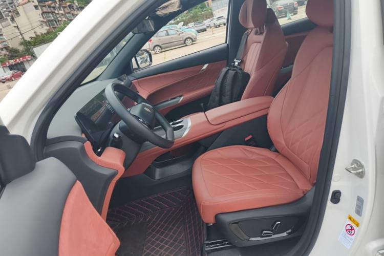 Used CHANGAN CS75 PLUS 2025 4th Generation UItra 2.0T New Blue Whale – Smart & Powerful Version Left Front Seat