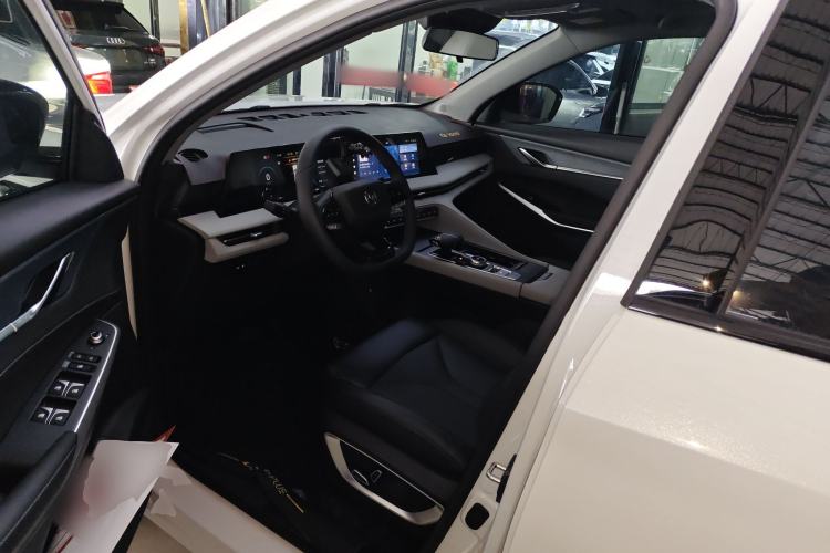 Used CHANGAN CS75 PLUS 2025 Model, 3rd Generation Champion Edition 1.5T Jinghang Version Left Front Seat