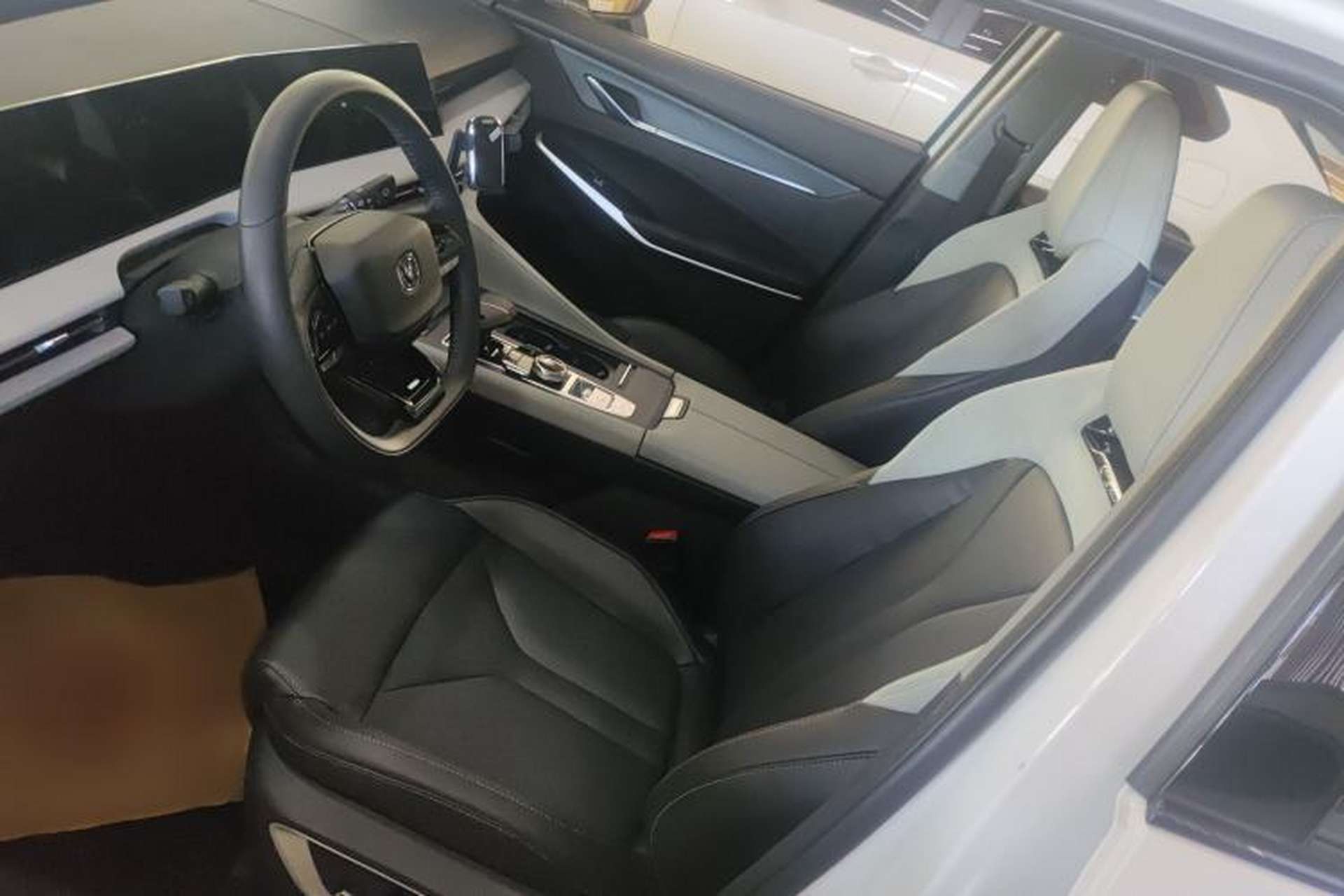Used CHANGAN CS75 PLUS 2025 Model, 3rd Generation Champion Edition 1.5T Jinghang Version Left Front Seat