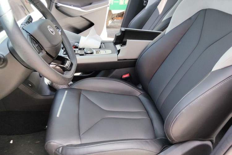 Used CHANGAN CS75 PLUS 2025 Model, 3rd Generation Champion Edition 1.5T Jinghang Version Left Front Seat