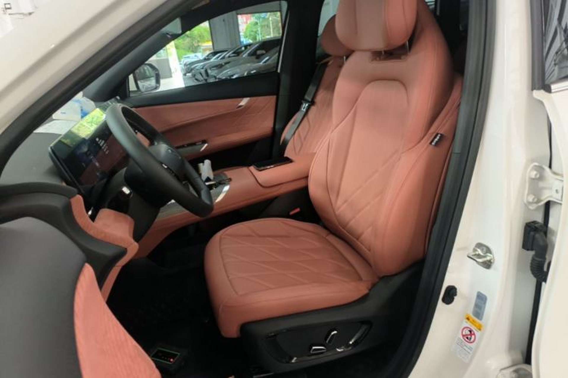 Used CHANGAN CS75 PLUS 2025 4th Generation UItra 2.0T New Blue Whale Engine – Wind Style Left Front Seat