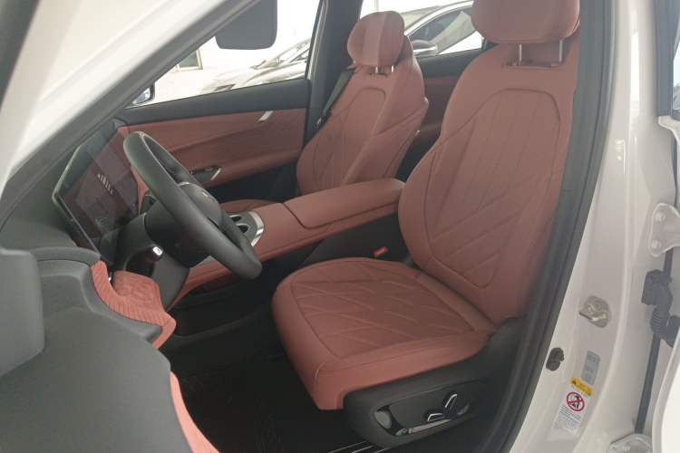 Used CHANGAN CS75 PLUS 2025 4th Generation 1.5T New Blue Whale Smart Luxury Edition Left Front Seat