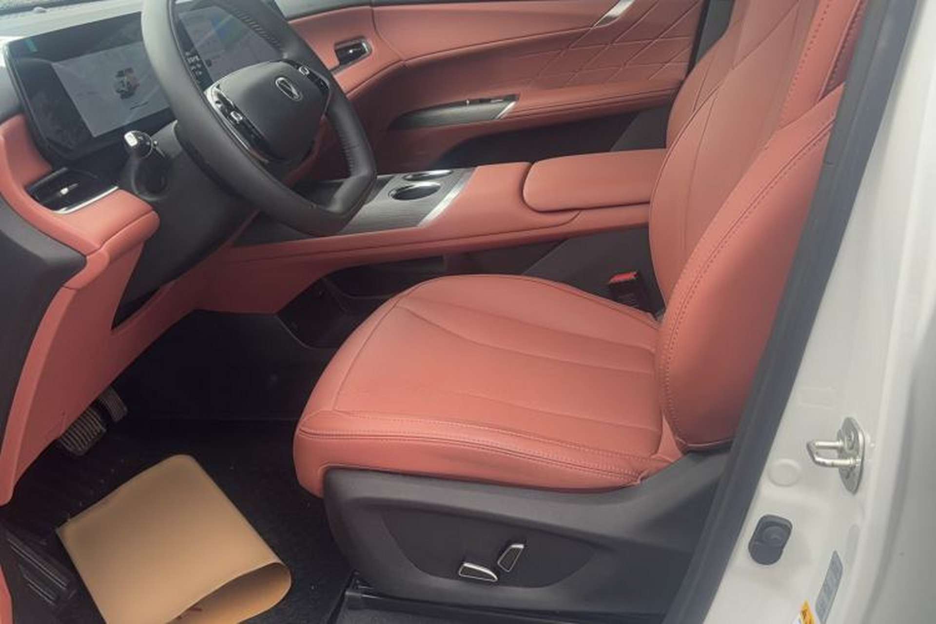 Used CHANGAN CS75 PLUS 2025 4th Generation 1.5T New Blue Whale Smart Whale Enjoyment Edition Left Front Seat