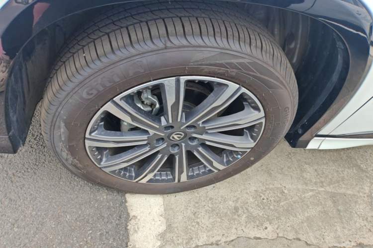 Used CHANGAN CS75 PLUS 2025 Model, 3rd Generation Champion Edition 1.5T Jinghang Version Left Front Wheel Hub