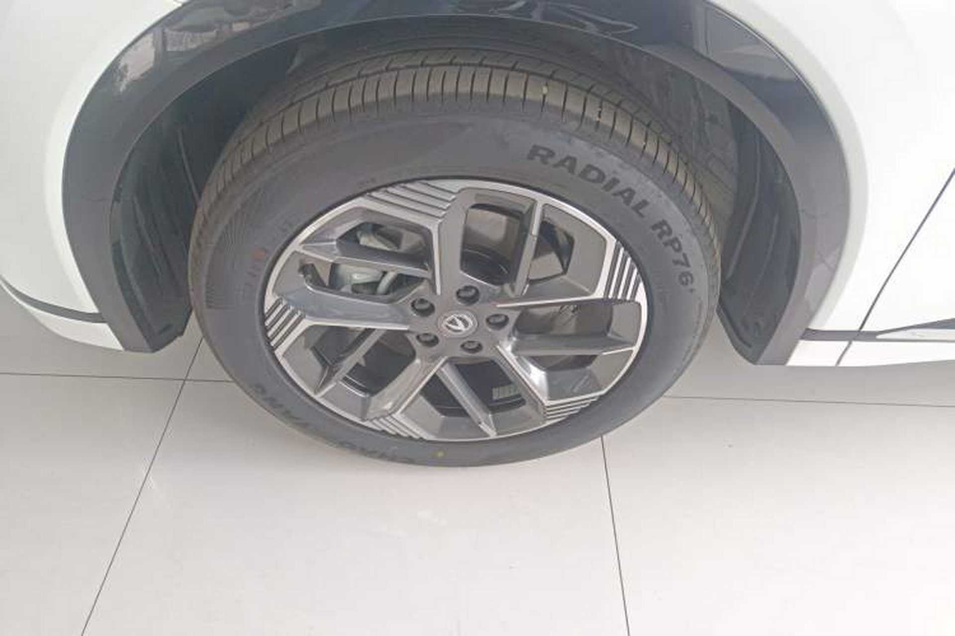 Used CHANGAN CS75 PLUS 2025 4th Generation 1.5T New Blue Whale Smart Luxury Edition Left Front Wheel Hub