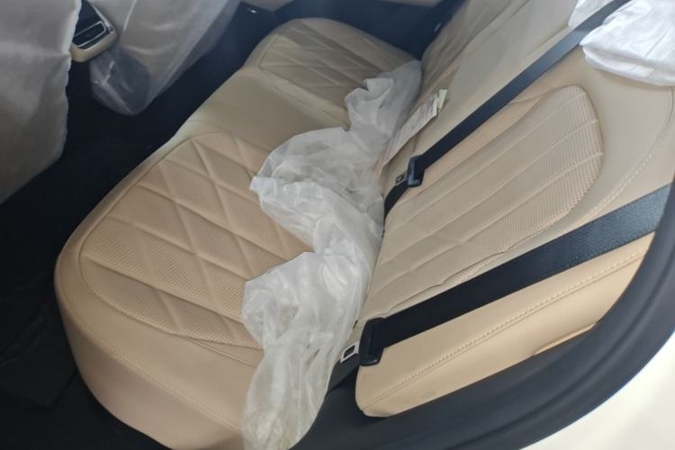 Used CHANGAN CS75 PLUS 2025 4th Generation 1.5T New Blue Whale Smart Flagship Version Left Rear Seat