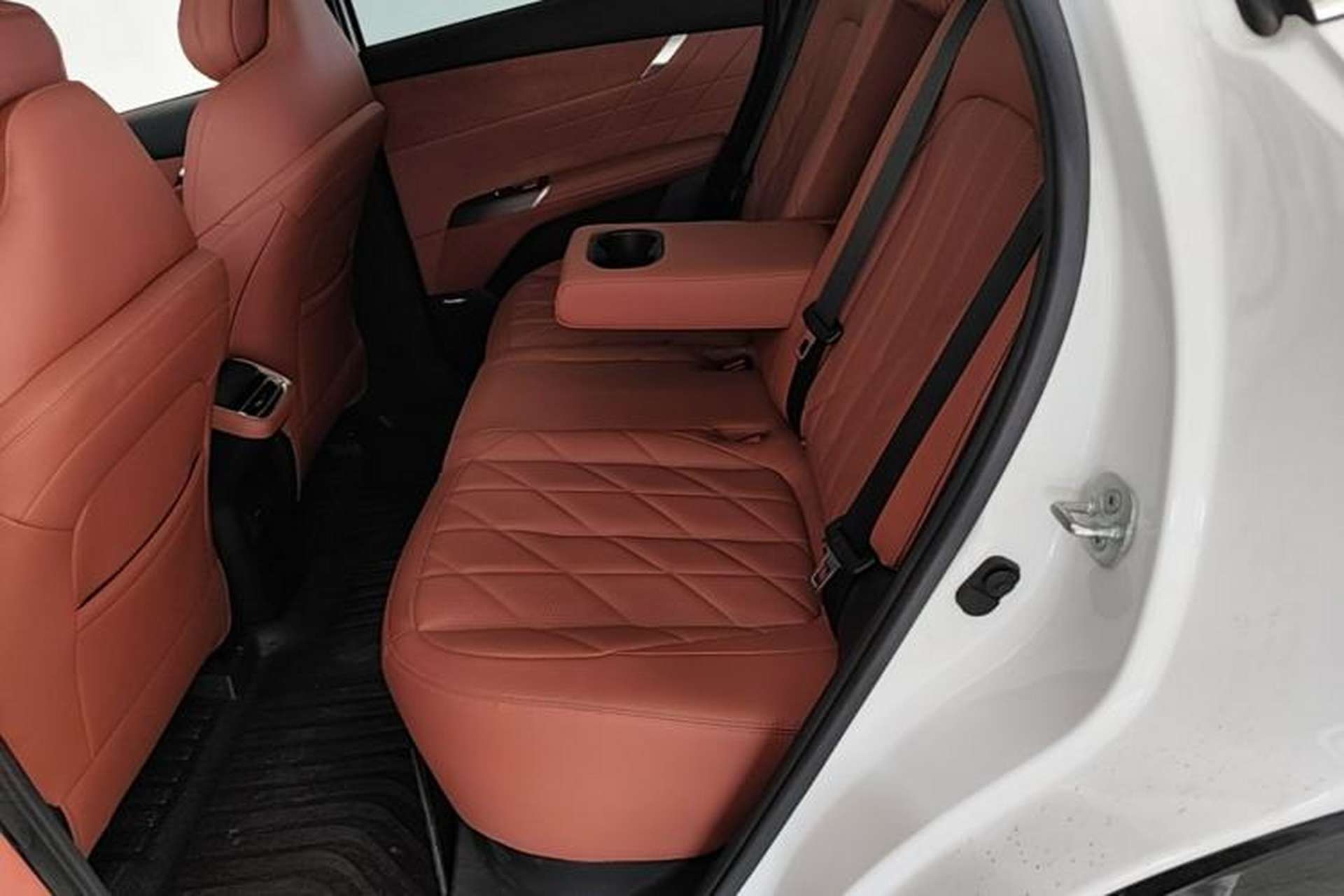 Used CHANGAN CS75 PLUS 2025 4th Generation UItra 2.0T New Blue Whale Smart Intelligent Powertrain Version Left Rear Seat
