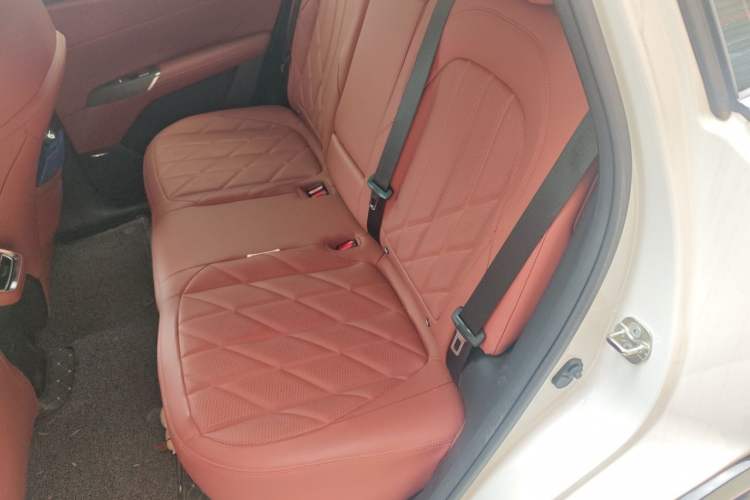 Used CHANGAN CS75 PLUS 2025 4th Generation UItra 2.0T New Blue Whale Smart Intelligent Powertrain Version Left Rear Seat