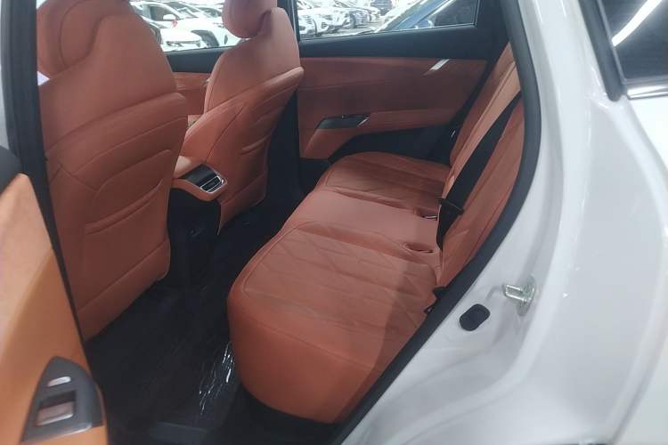 Used CHANGAN CS75 PLUS 2025 4th Generation UItra 2.0T New Blue Whale – Smart & Powerful Version Left Rear Seat