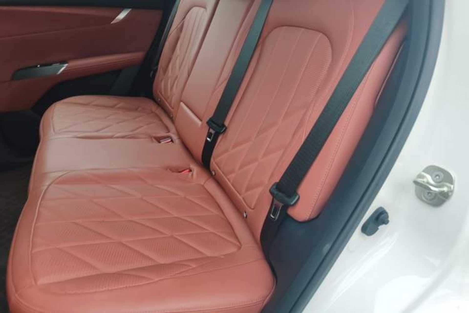 Used CHANGAN CS75 PLUS 2025 4th Generation UItra 2.0T New Blue Whale – Smart & Powerful Version Left Rear Seat