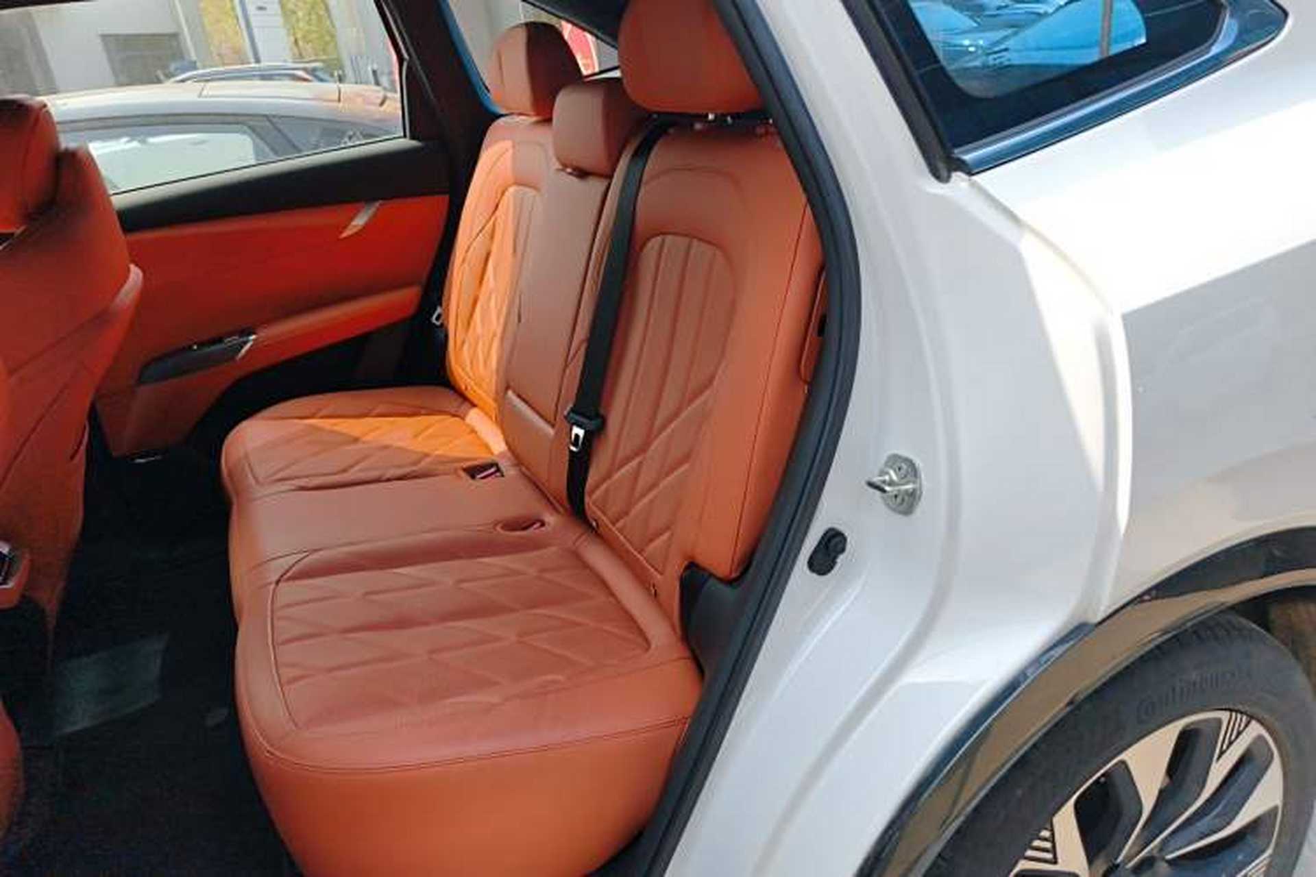 Used CHANGAN CS75 PLUS 2025 4th Generation UItra 2.0T New Blue Whale Smart Intelligent Powertrain Version Left Rear Seat