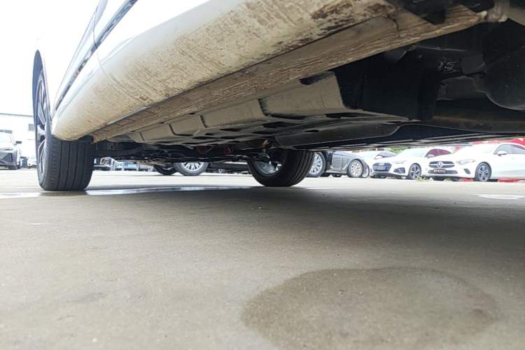Used CHANGAN CS75 PLUS 2025 4th Generation UItra 2.0T New Blue Whale Engine – Wind Style Left Side Sill