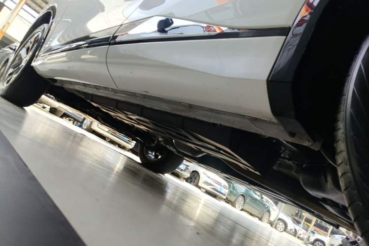 Used CHANGAN CS75 PLUS 2025 4th Generation 1.5T New Blue Whale Smart Luxury Edition Left Side Sill