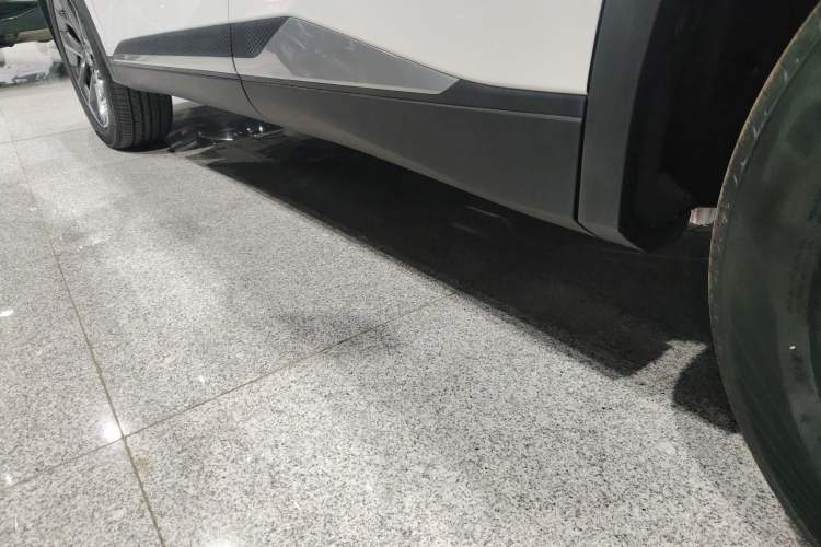 Used CHANGAN CS75 PLUS 2025 Model, 4th Generation 1.5T New Blue Whale Smart Excellence Version Left Side Sill