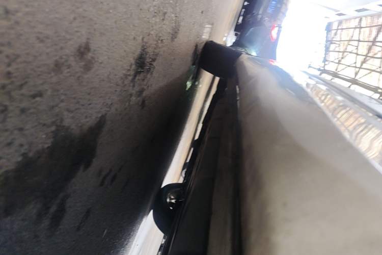 Used CHANGAN CS75 PLUS 2025 4th Generation UItra 2.0T New Blue Whale – Smart & Powerful Version Left Side Sill